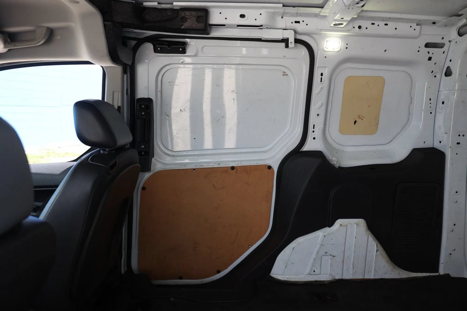 Used 2018 Ford Transit Connect XL FWD image 25