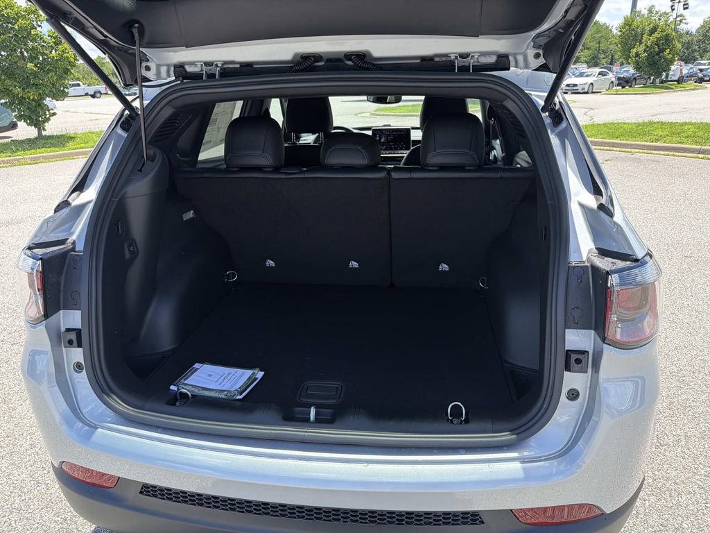 New 2026 Jeep Compass Latitude AWD/4WD image 28