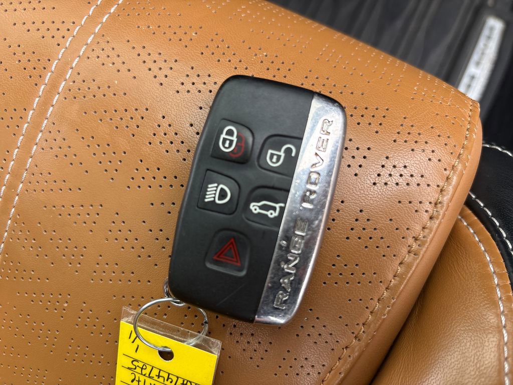 Used 2019 Land Rover Range Rover Velar R-Dynamic SE AWD/4WD image 46