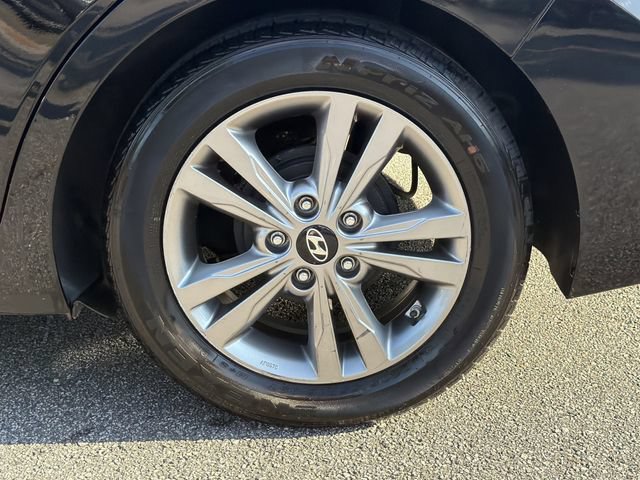 Used 2017 Hyundai Elantra Value Edition FWD image 21