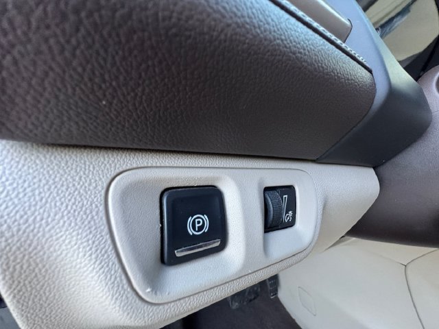 Used 2018 GMC Acadia Denali w/ Technology Package FWD image 6