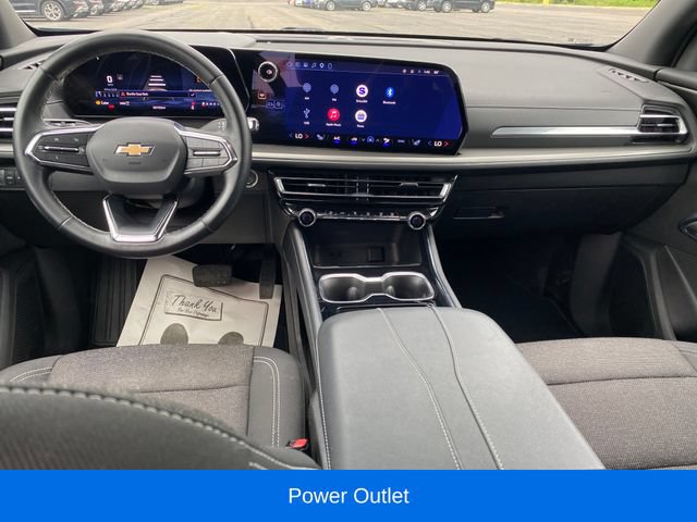 Used 2025 Chevrolet Traverse LT w/ Driver Confidence Package AWD/4WD image 5
