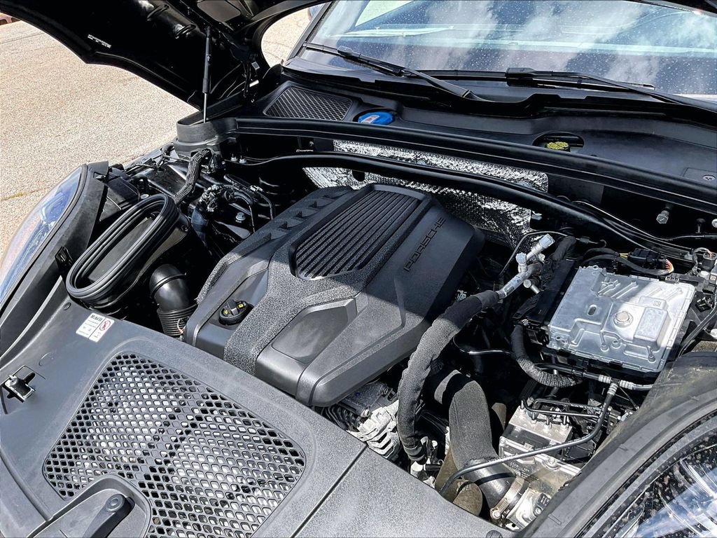 Used 2024 Porsche Macan Turbo AWD/4WD image 24