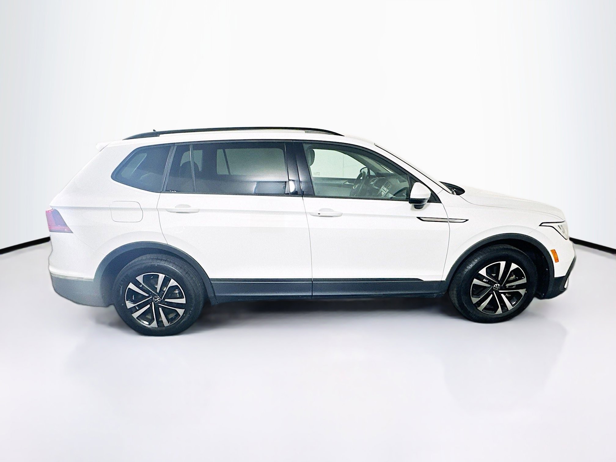 Used 2023 Volkswagen Tiguan S w/ Driver Assistance Package FWD image 10