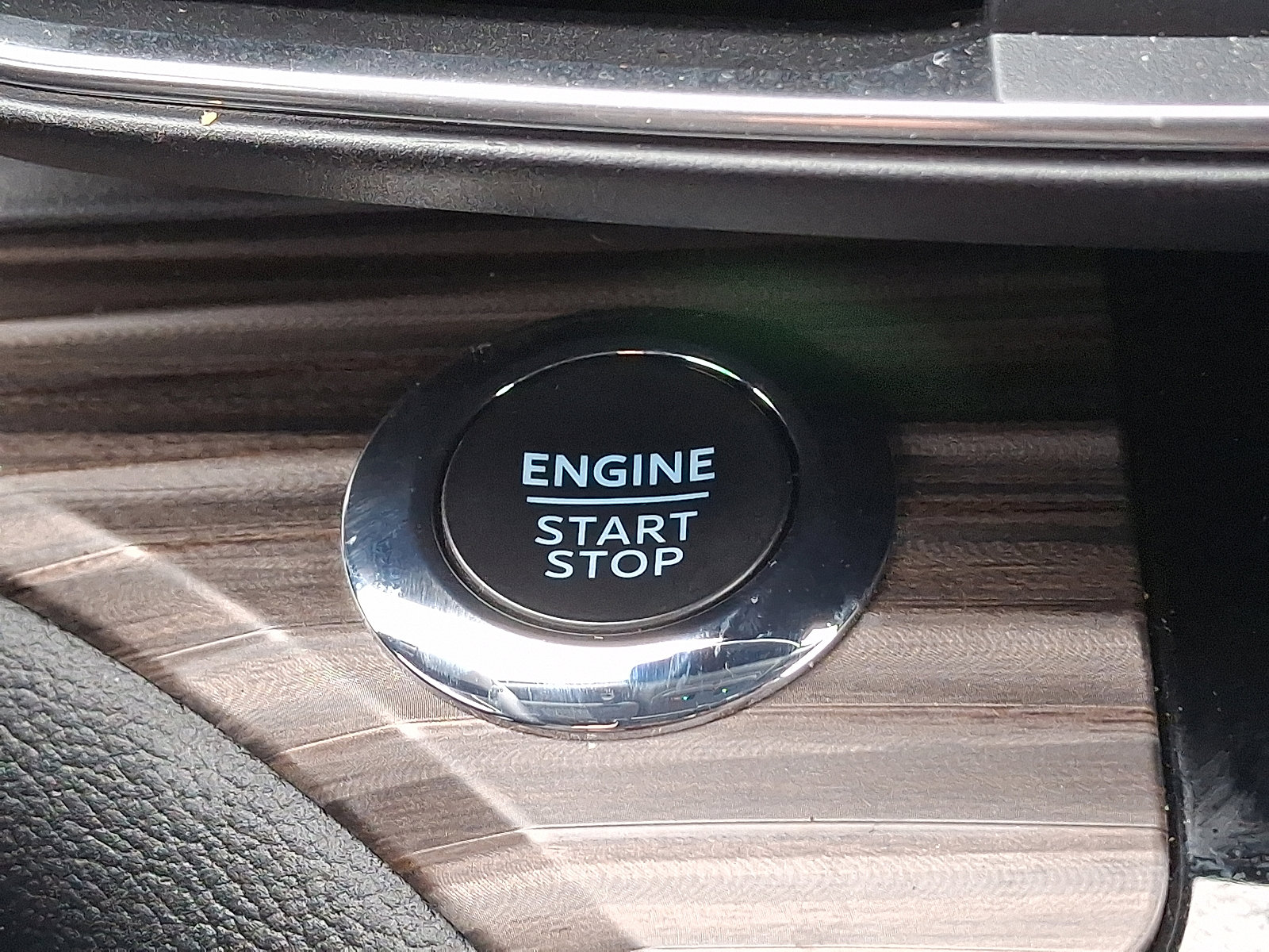 Certified 2023 Ford Explorer Limited w/ Limited Technology Package image 24