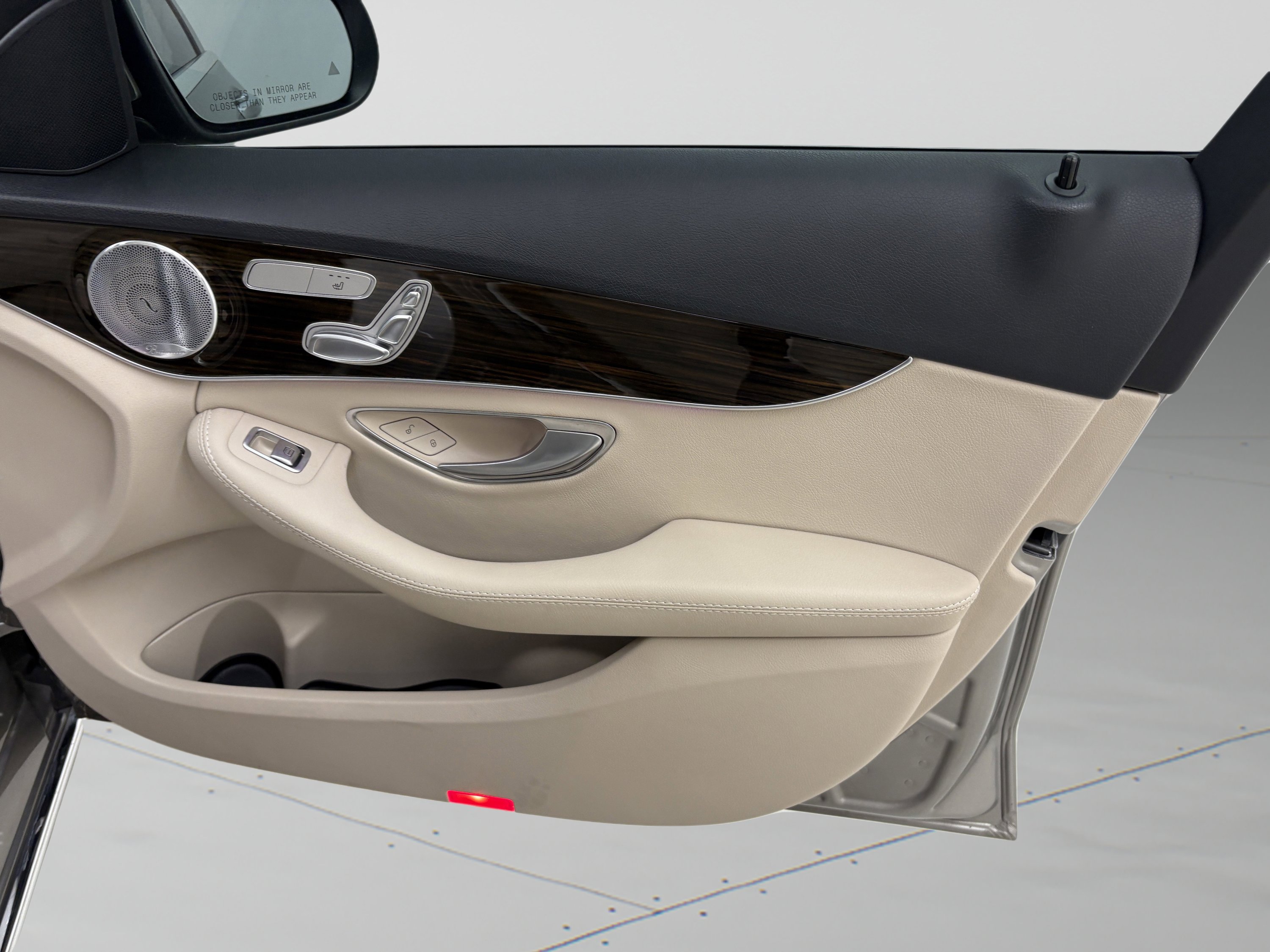 Used 2020 Mercedes-Benz C 300 4MATIC Sedan image 32