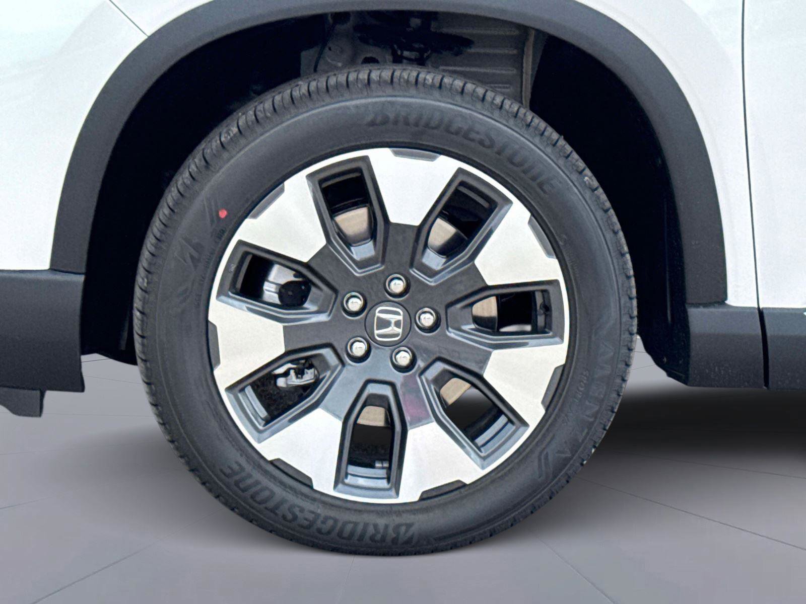 New 2026 Honda Pilot Touring image 11
