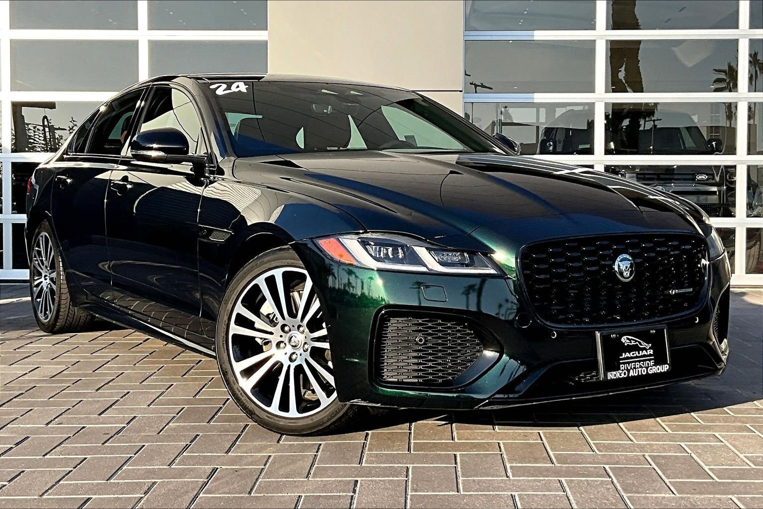 Used 2024 Jaguar XF R-Dynamic SE image 3