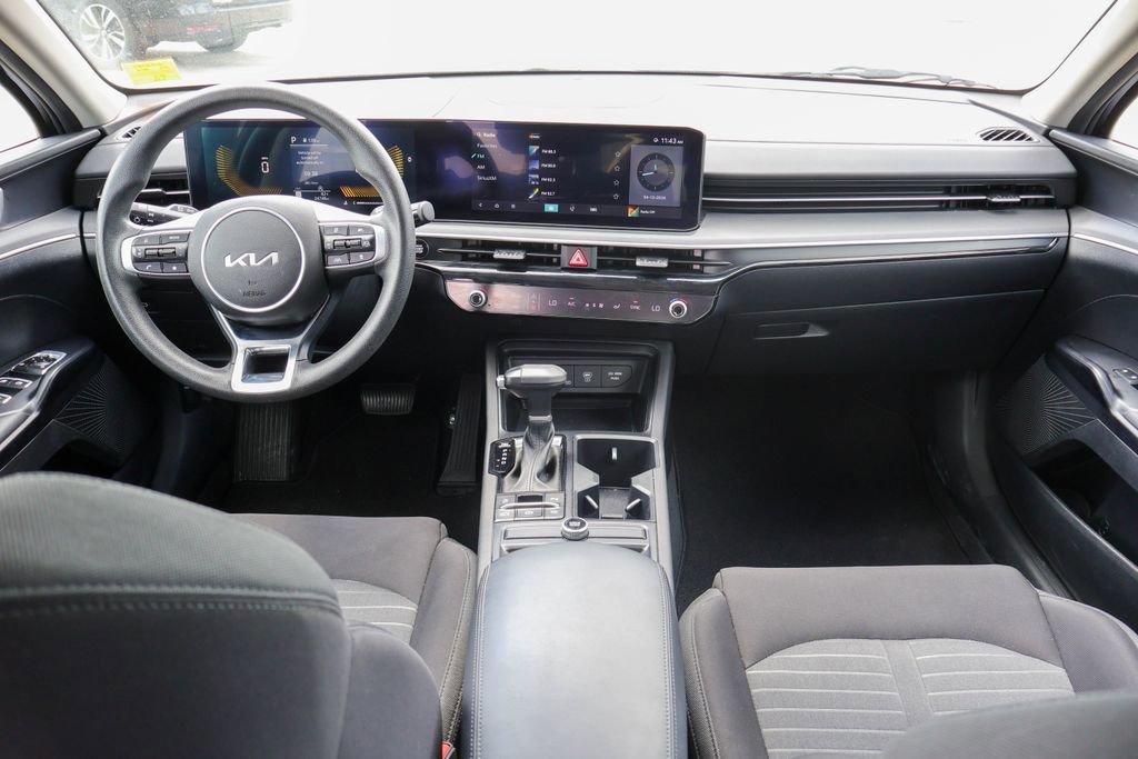 Used 2025 Kia K5 LXS FWD image 6