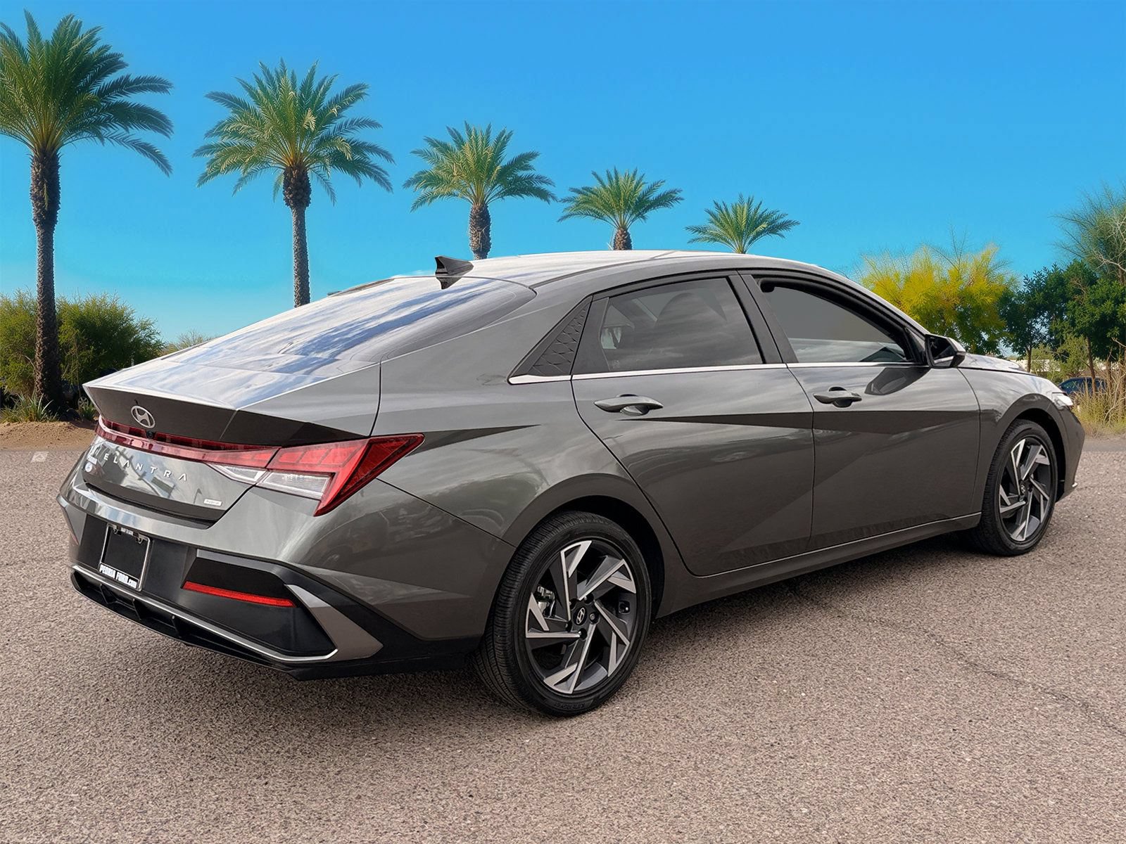 Used 2025 Hyundai Elantra Limited FWD image 5