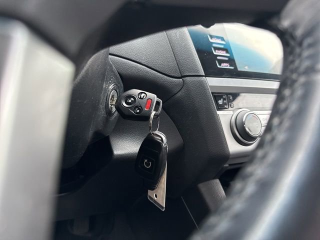 Used 2016 Subaru Legacy 2.5i Limited image 26