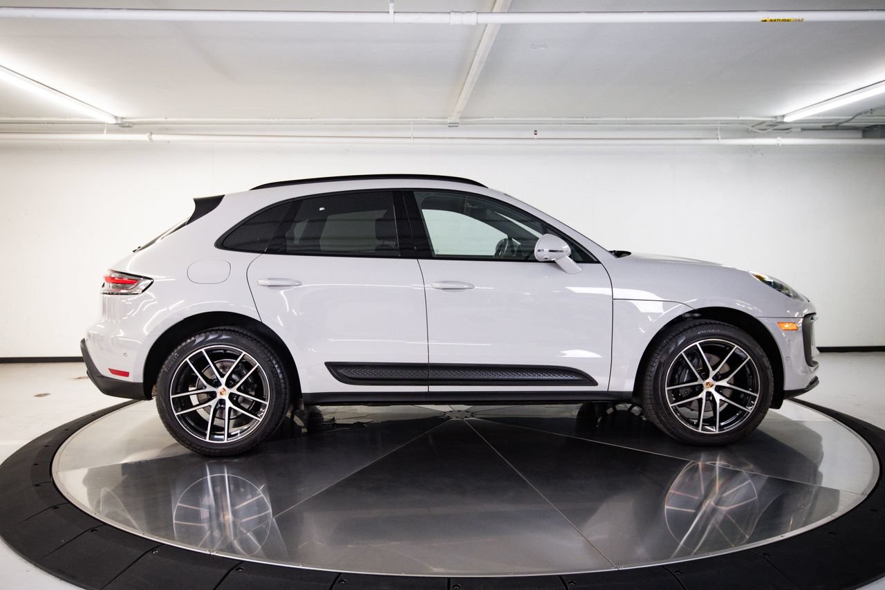 Certified 2023 Porsche Macan AWD/4WD image 8