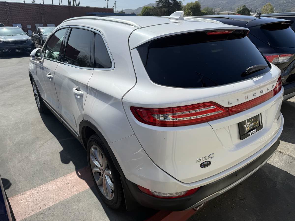 Used 2017 Lincoln MKC Select w/ Select Plus Package FWD image 4