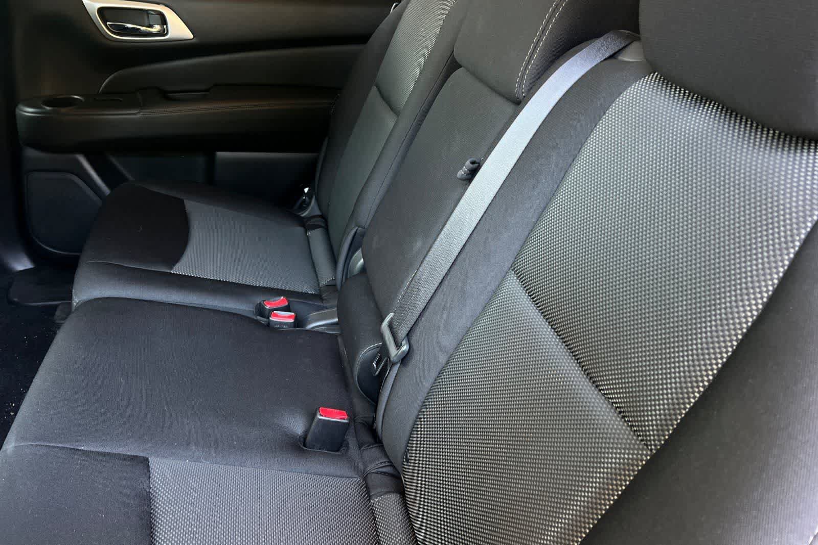 Used 2019 Nissan Pathfinder SV AWD/4WD image 5