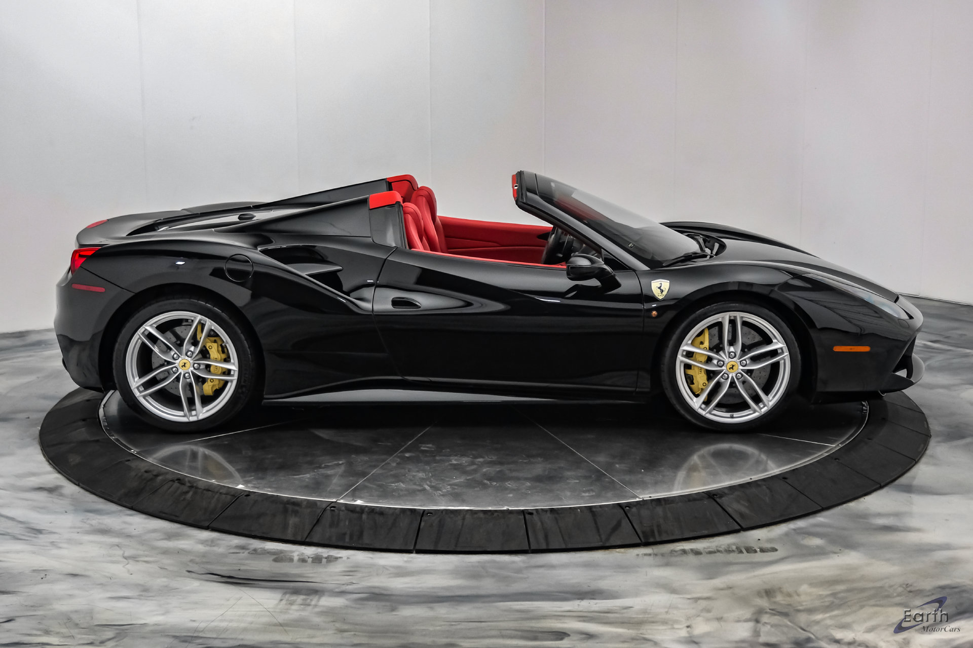 Used 2018 Ferrari 488 Spider RWD image 27