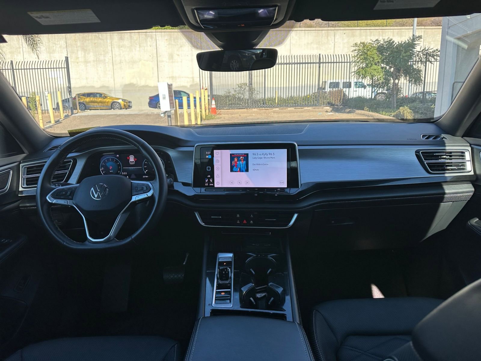 Used 2025 Volkswagen Atlas Cross Sport SE image 33