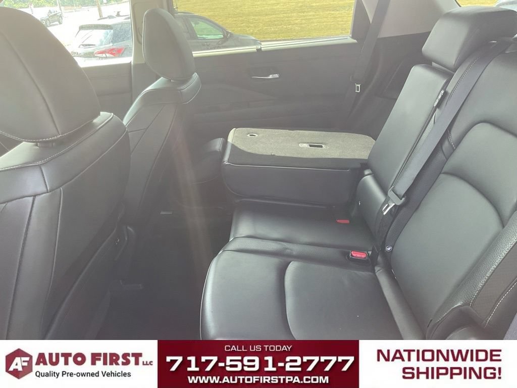 Used 2022 Nissan Pathfinder SL AWD/4WD image 9