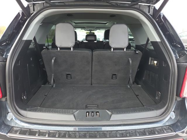 Certified 2022 Ford Explorer XLT w/ Equipment Group 202A image 12