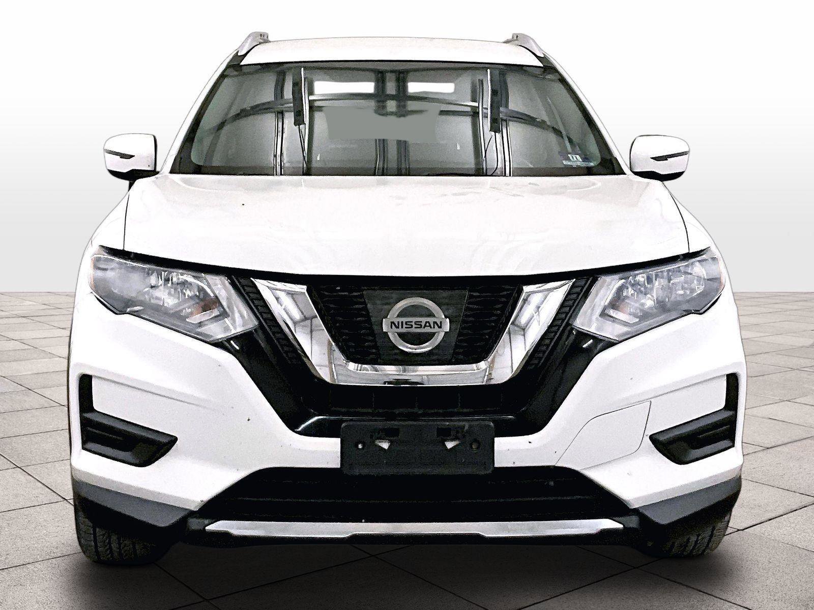 Used 2017 Nissan Rogue SV AWD/4WD image 3
