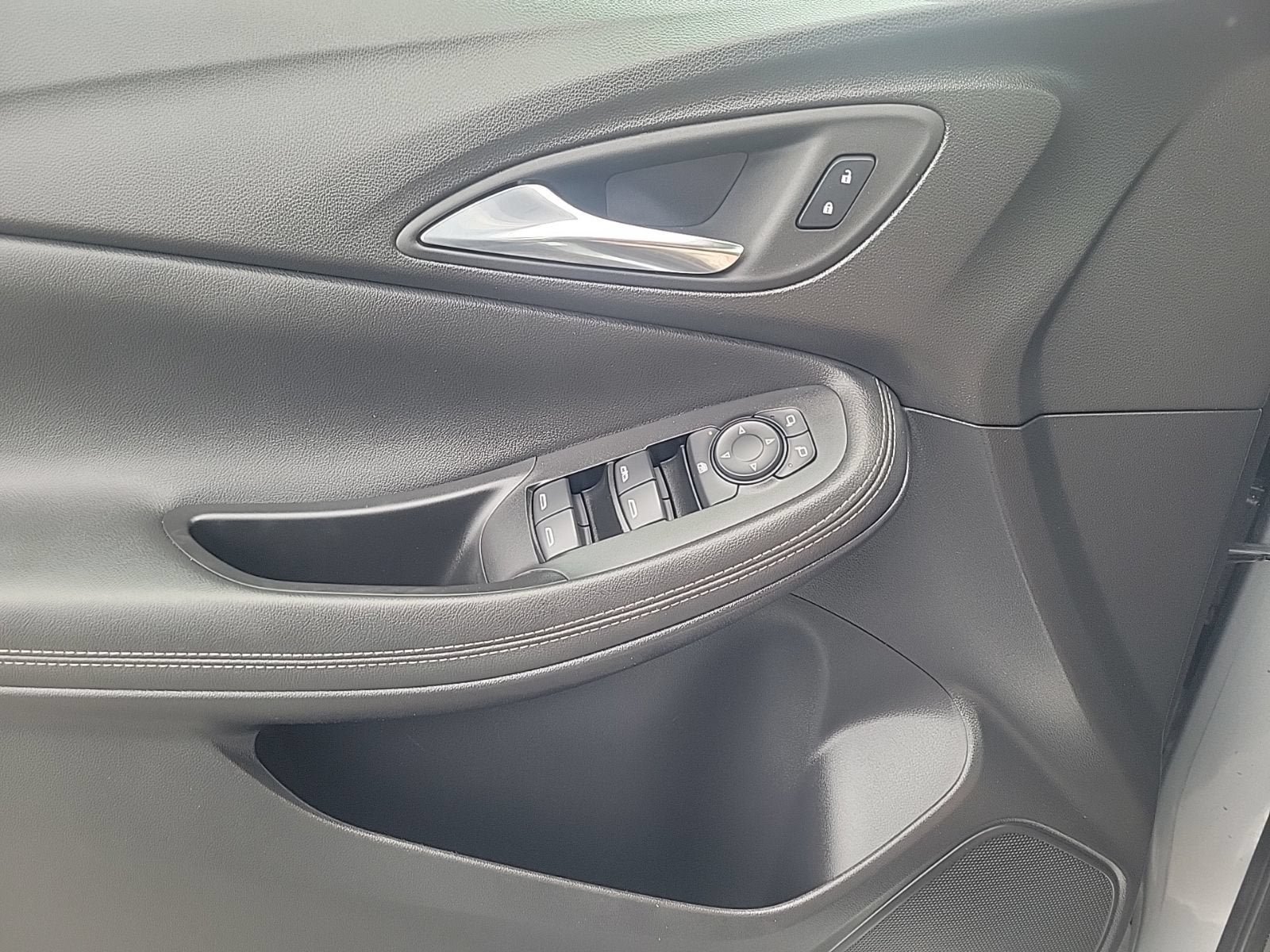 Used 2023 Buick Encore GX Select FWD image 17