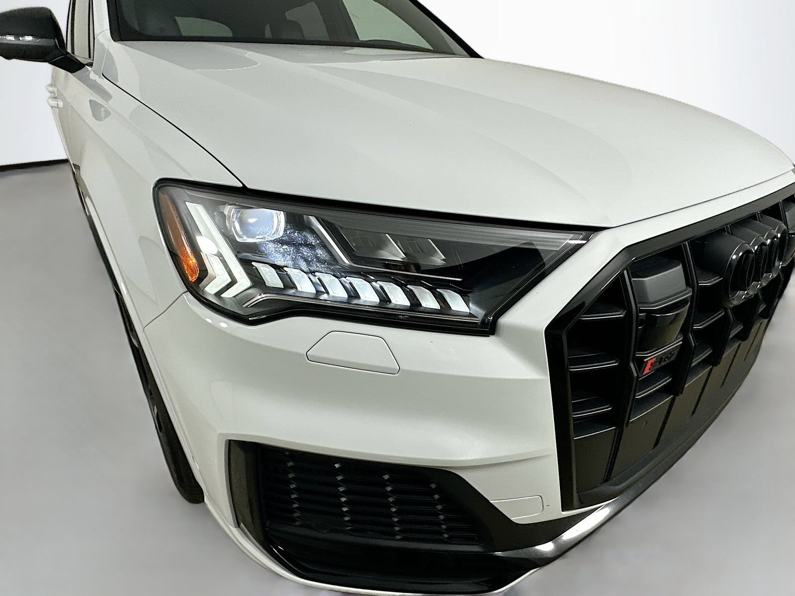 Used 2023 Audi SQ7 Premium Plus w/ Executive Package AWD/4WD image 9