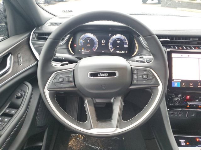 New 2025 Jeep Grand Cherokee L Limited w/ Black Appearance Package image 15