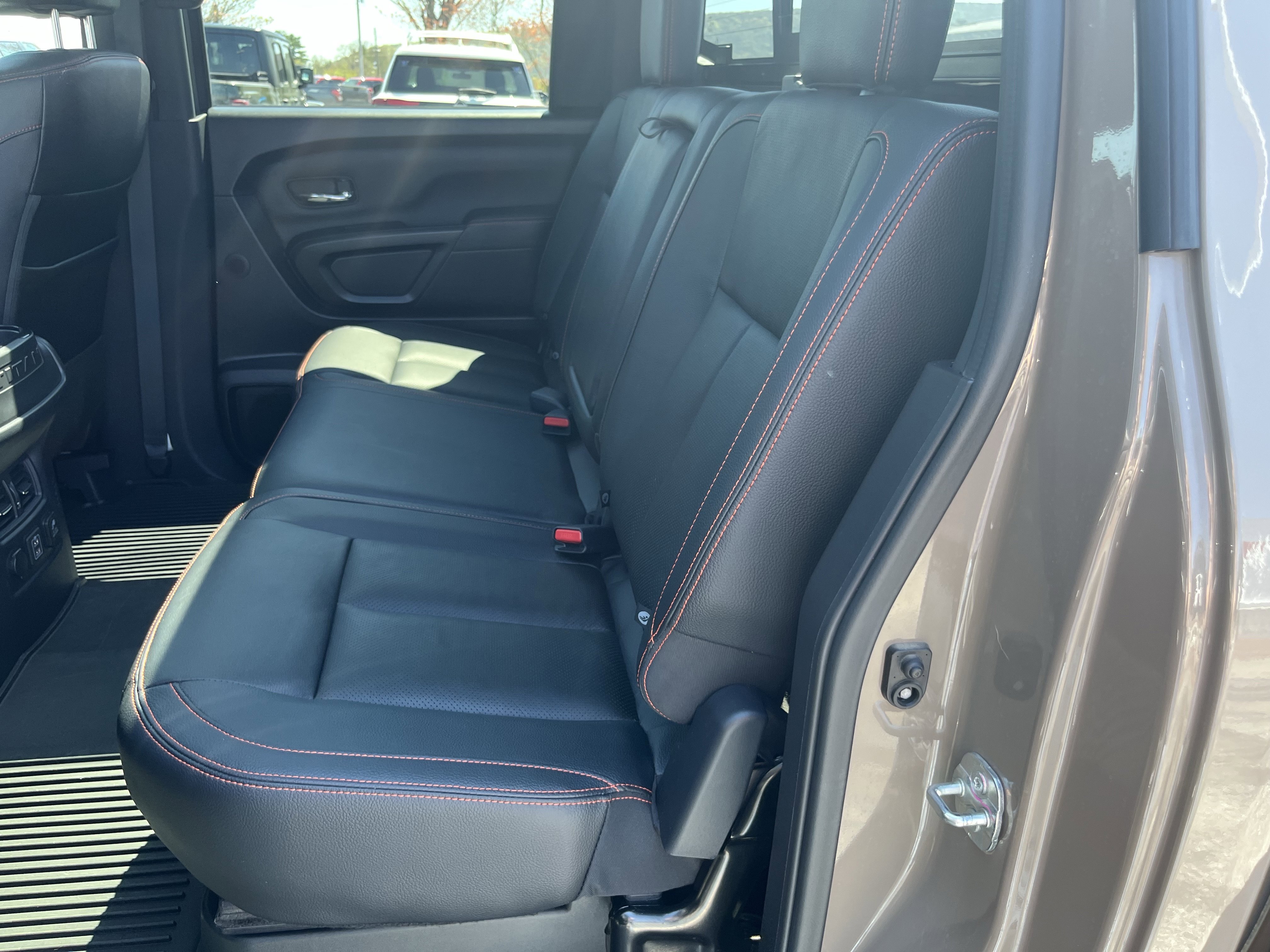 Used 2023 Nissan Titan PRO-4X w/ Pro-4x Convenience Package AWD/4WD image 15