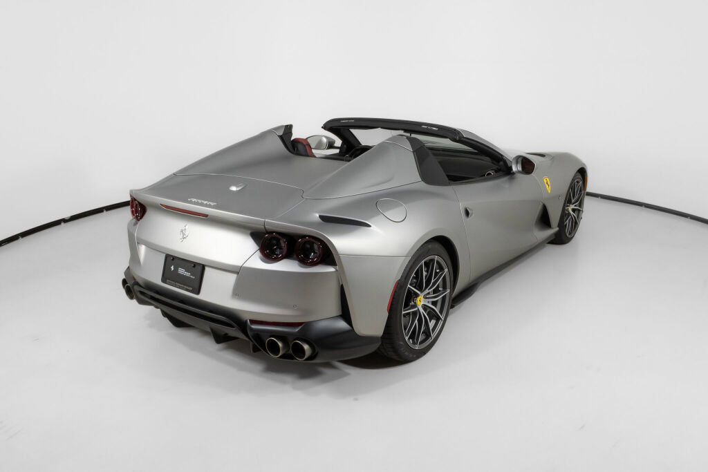 Used 2022 Ferrari 812 GTS image 9