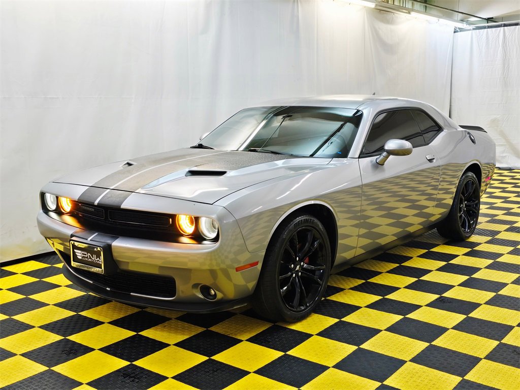 Used 2017 Dodge Challenger SXT w/ Blacktop Package image 7