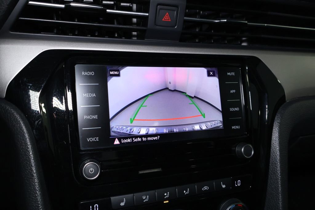 Used 2021 Volkswagen Passat 2.0T SE image 27