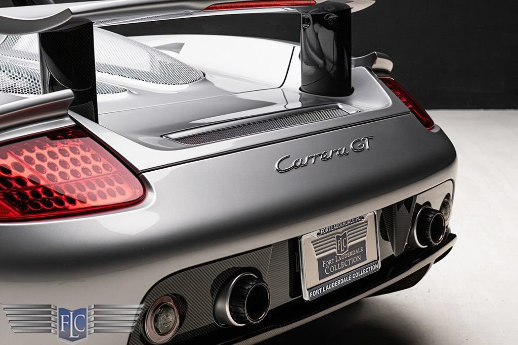 Used 2005 Porsche Carrera GT RWD image 10