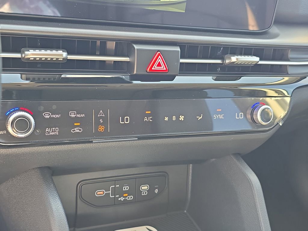 New 2026 Kia Sportage EX image 25