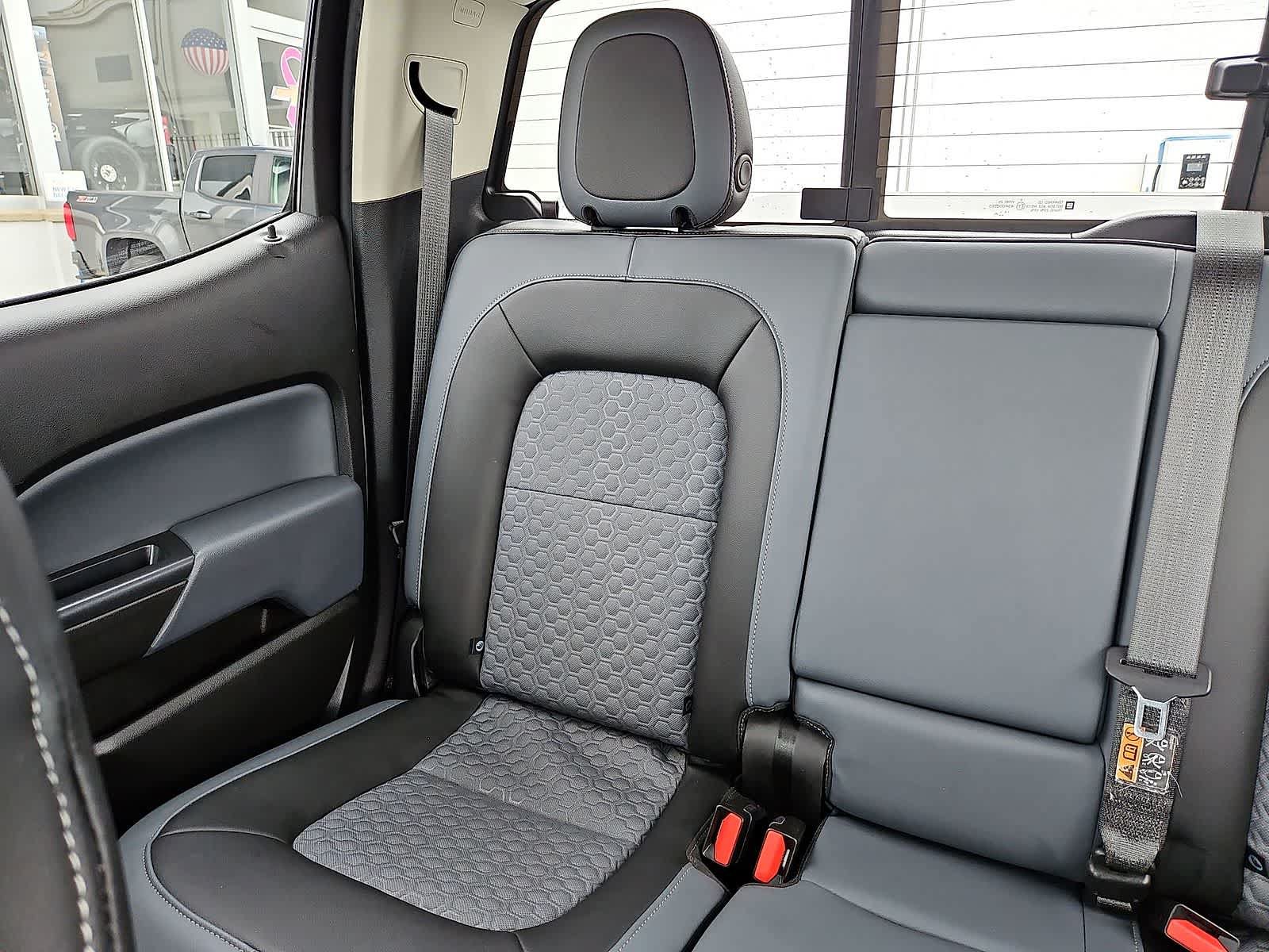 Used 2019 Chevrolet Colorado Z71 AWD/4WD image 13