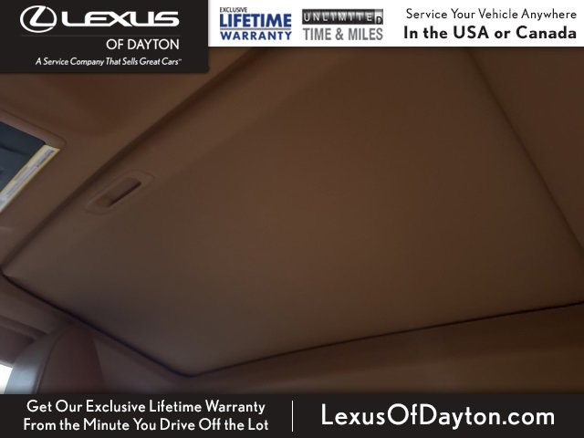 Used 2025 Lexus ES 300h w/ Luxury Package image 29