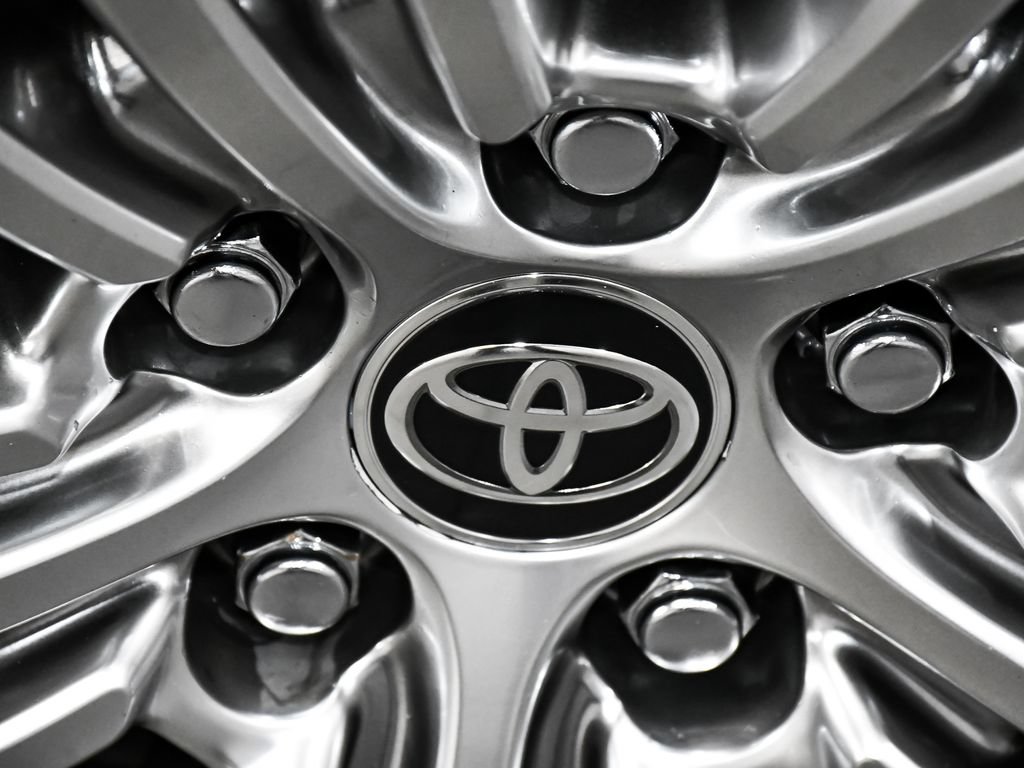 Used 2023 Toyota Venza Limited AWD/4WD image 80