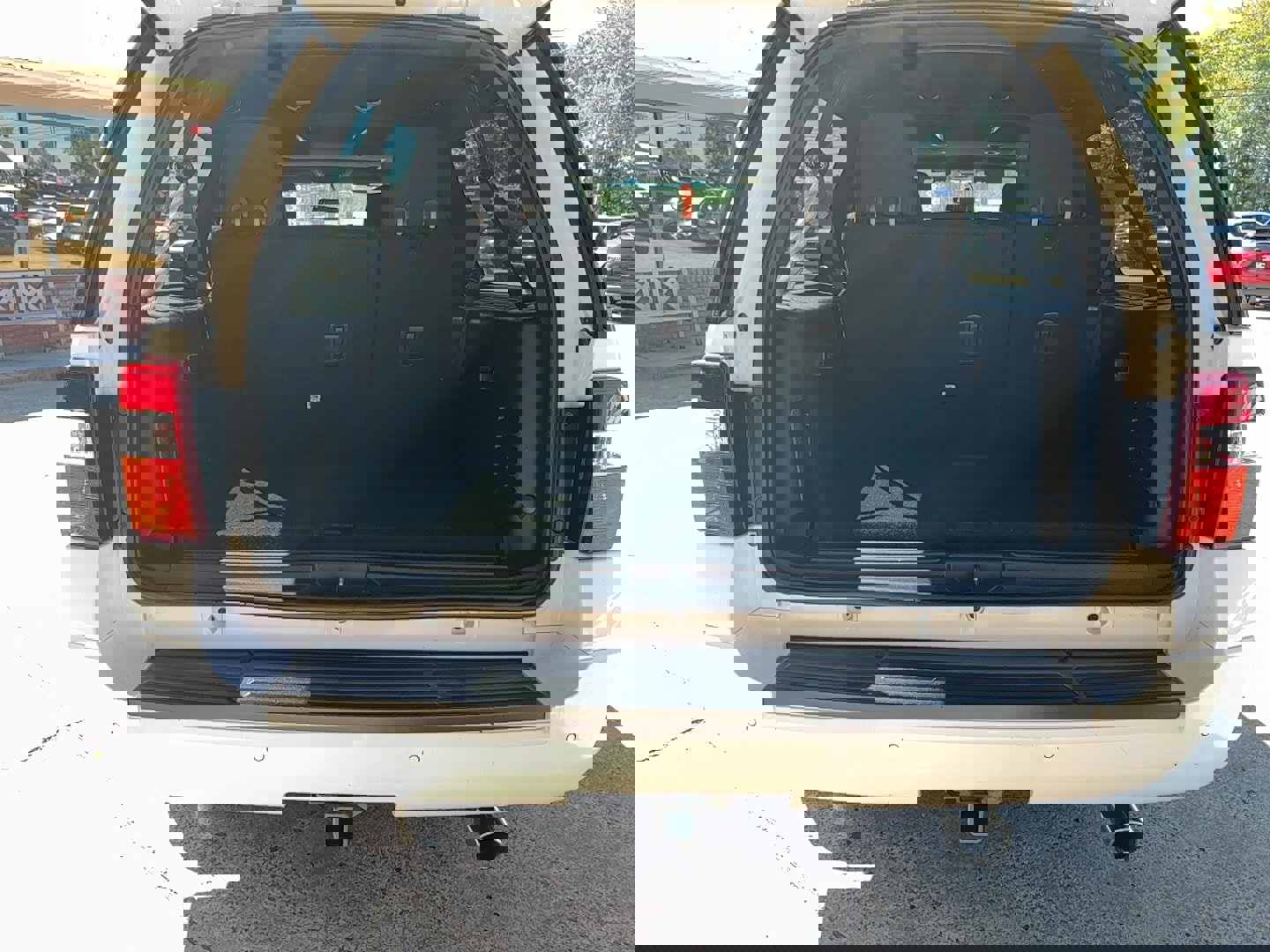 Used 2016 Ford Expedition EL XLT image 9