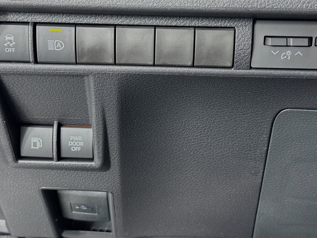 New 2026 Toyota Sienna XLE image 13