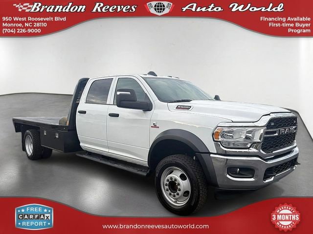 Used 2024 RAM 5500 Tradesman w/ Chrome Appearance Group AWD/4WD image 3