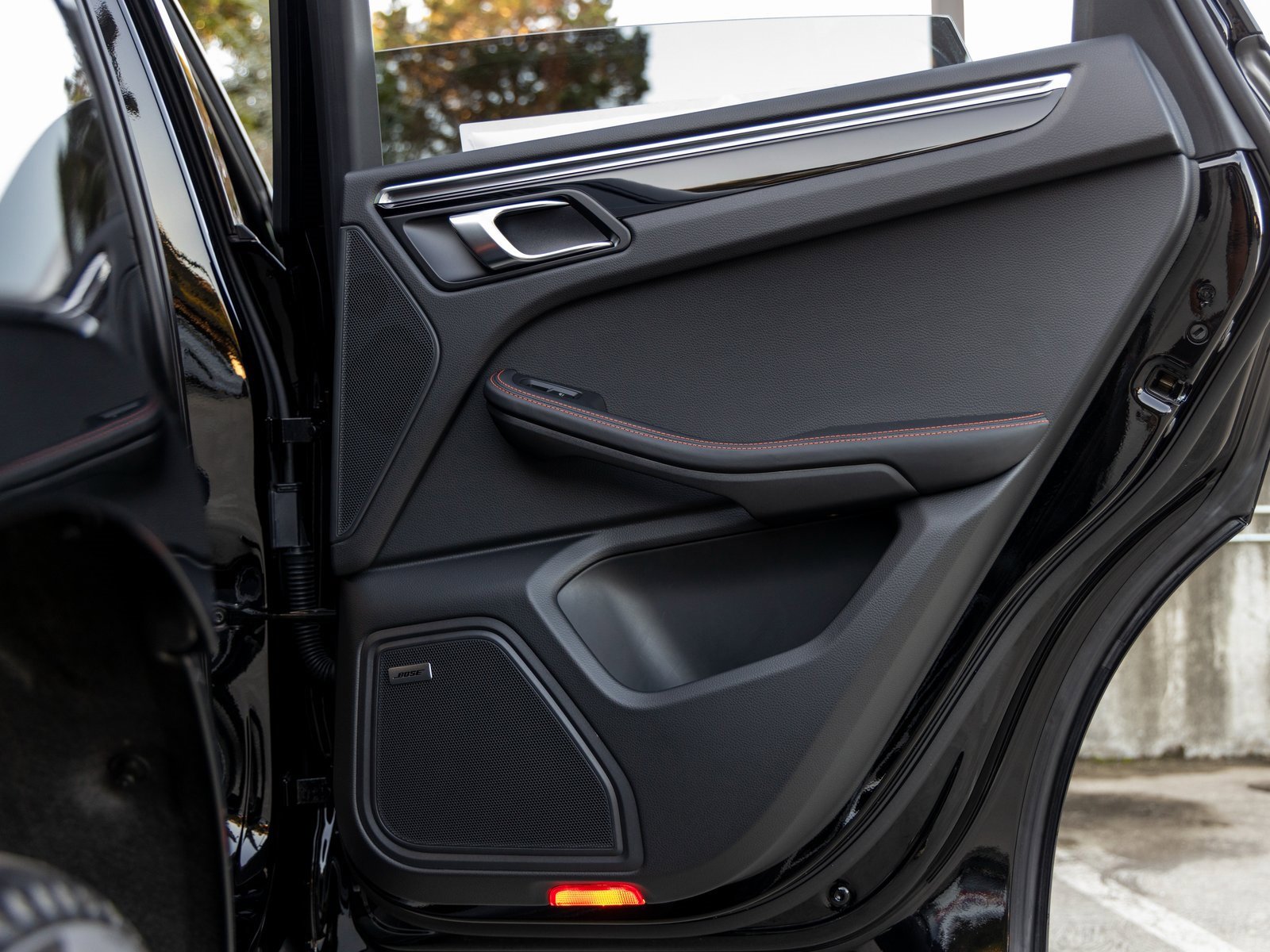 New 2026 Porsche Macan image 42