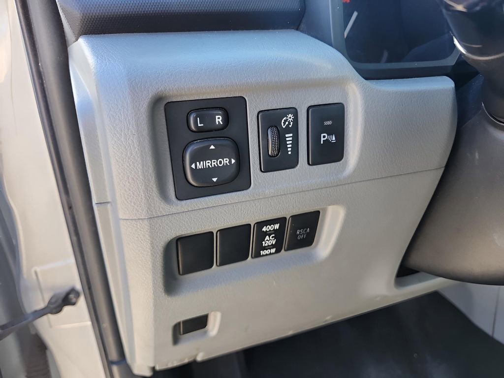 Used 2011 Toyota 4Runner SR5 w/ Premium Pkg w/Leather AWD/4WD image 20