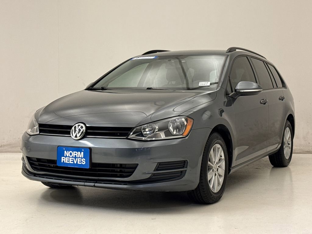 Used 2016 Volkswagen Golf S image 2