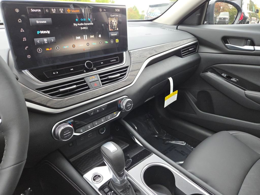 New 2025 Nissan Altima 2.5 SL image 38