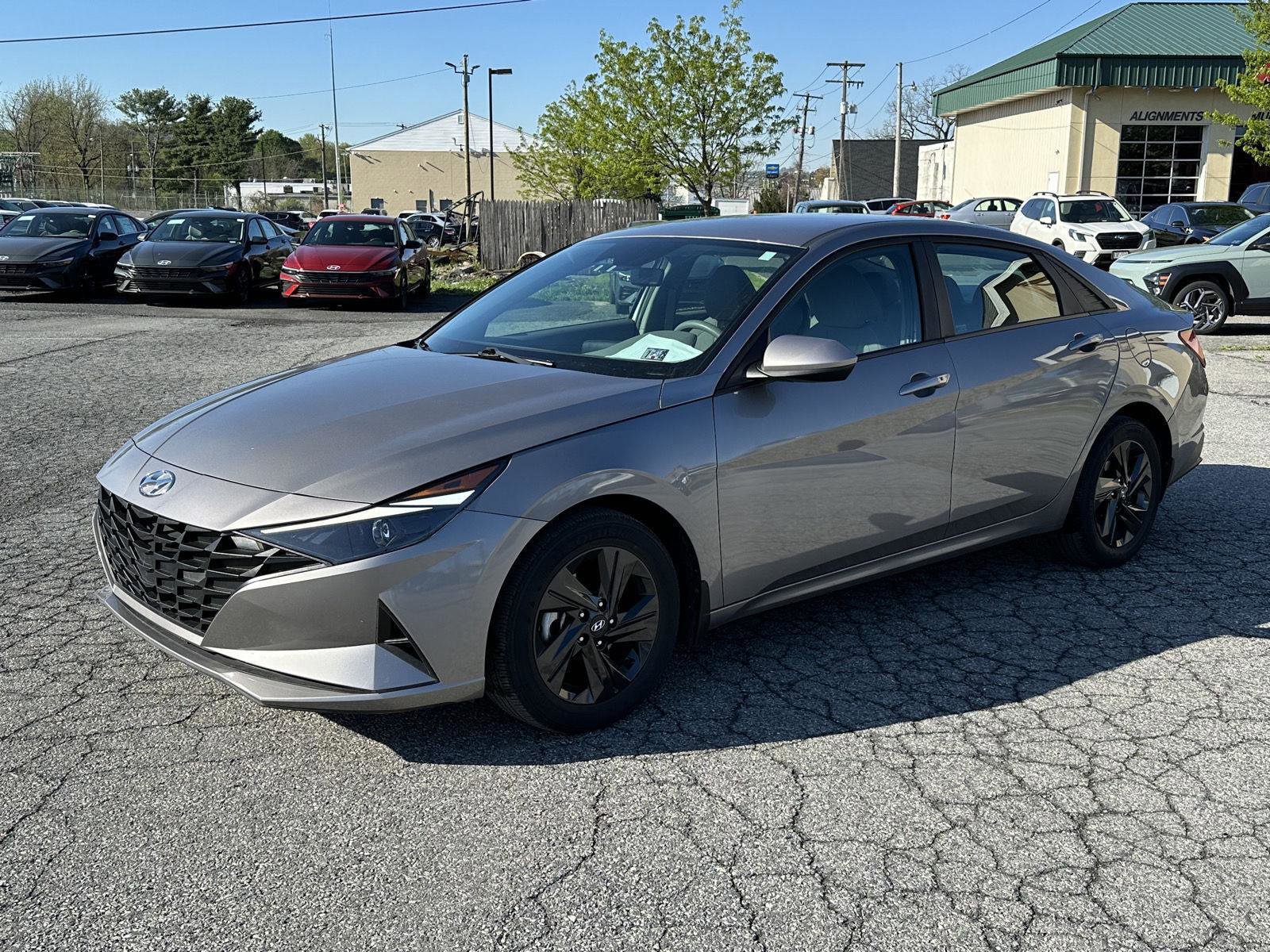 Used 2023 Hyundai Elantra SEL w/ Winter Weather Package image 4