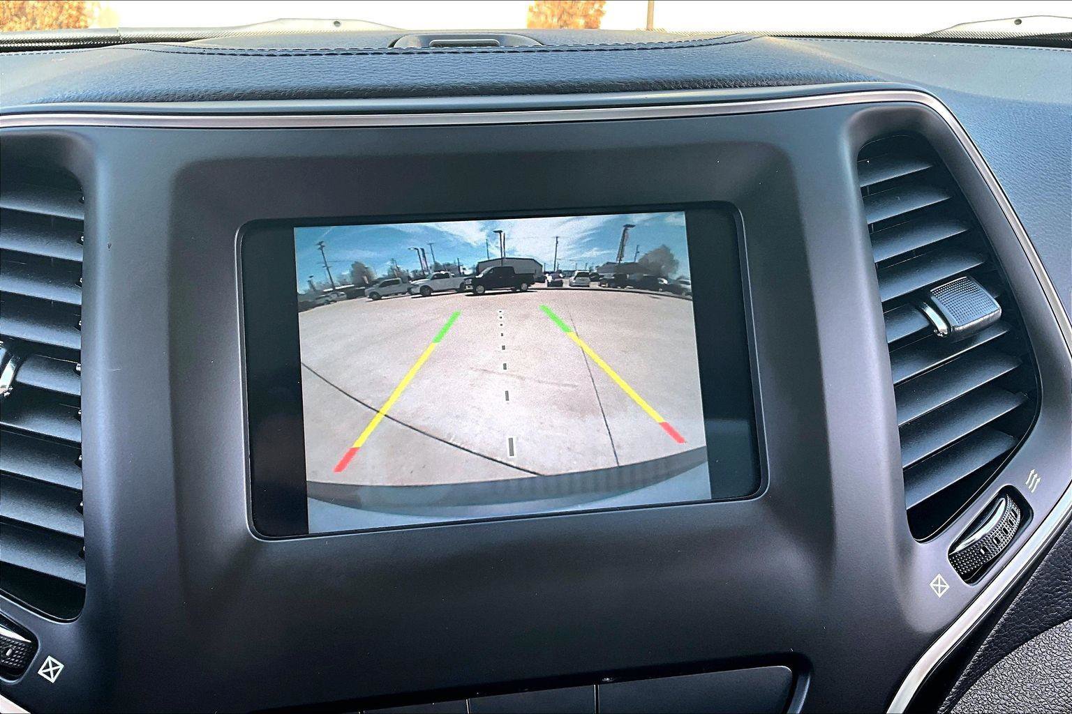 Used 2019 Jeep Cherokee Latitude Plus image 22