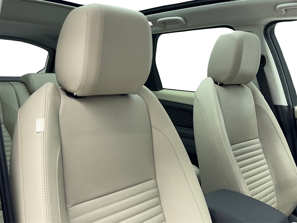 Used 2023 Land Rover Discovery Sport SE image 47