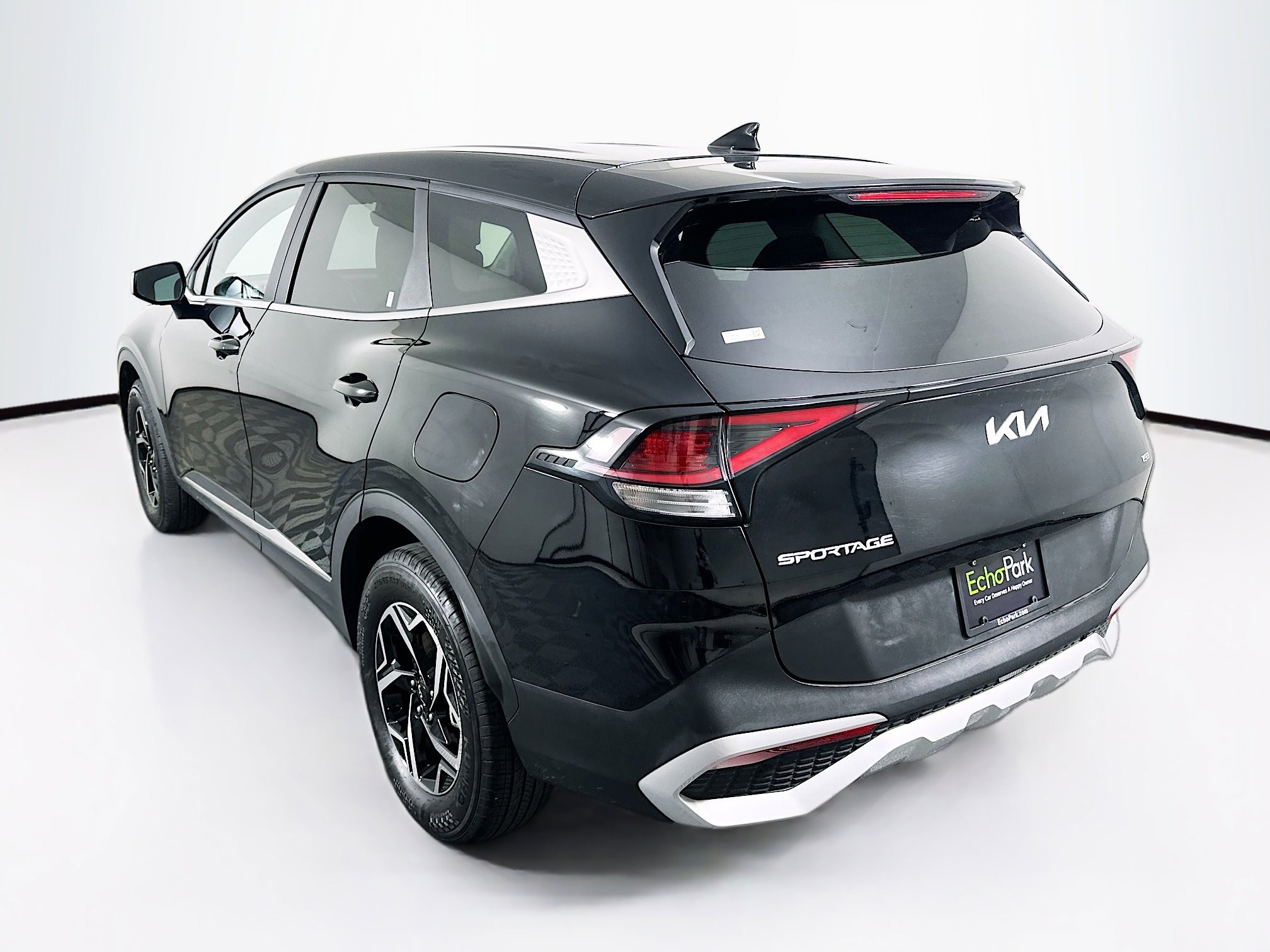 Used 2025 Kia Sportage LX image 5