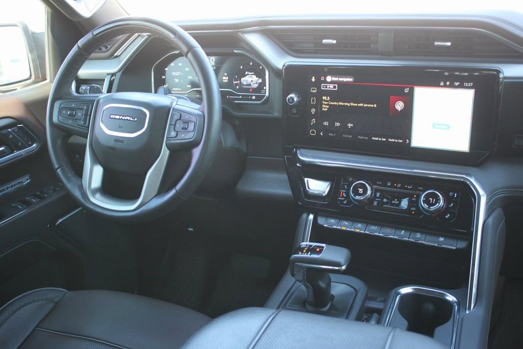 Used 2024 GMC Sierra 1500 Denali AWD/4WD image 9