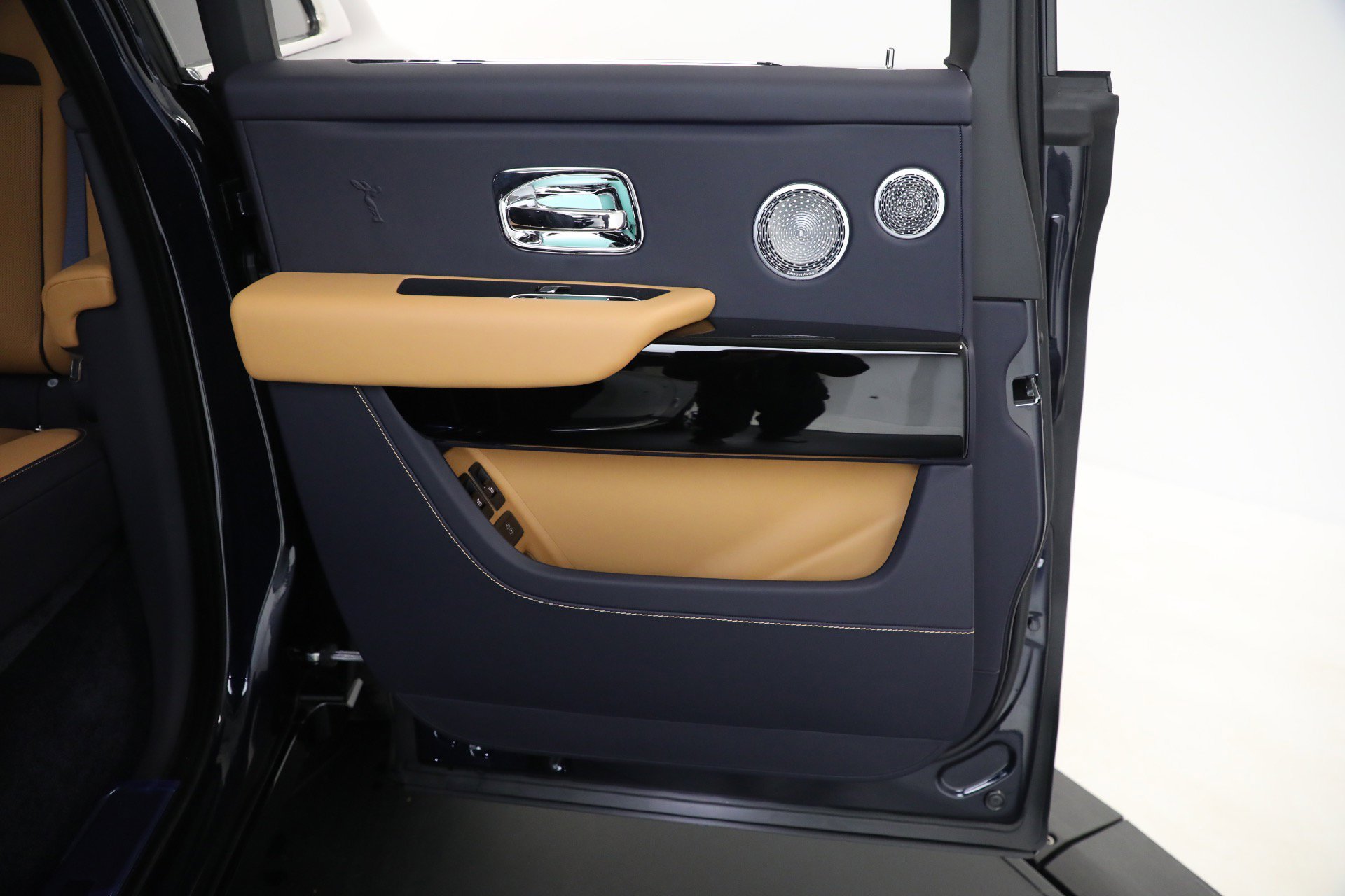 New 2026 Rolls-Royce Cullinan image 29