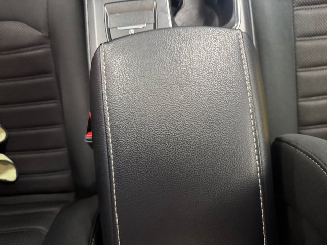 Used 2019 Ford Fusion SE FWD image 14
