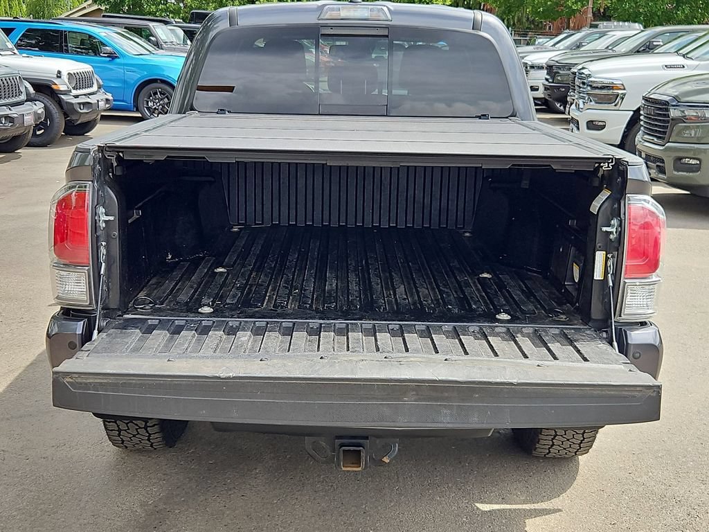 Used 2021 Toyota Tacoma TRD Off-Road w/ Technology Package AWD/4WD image 10